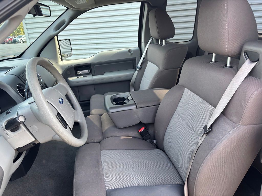 2005 Ford F-150 XLT photo 20