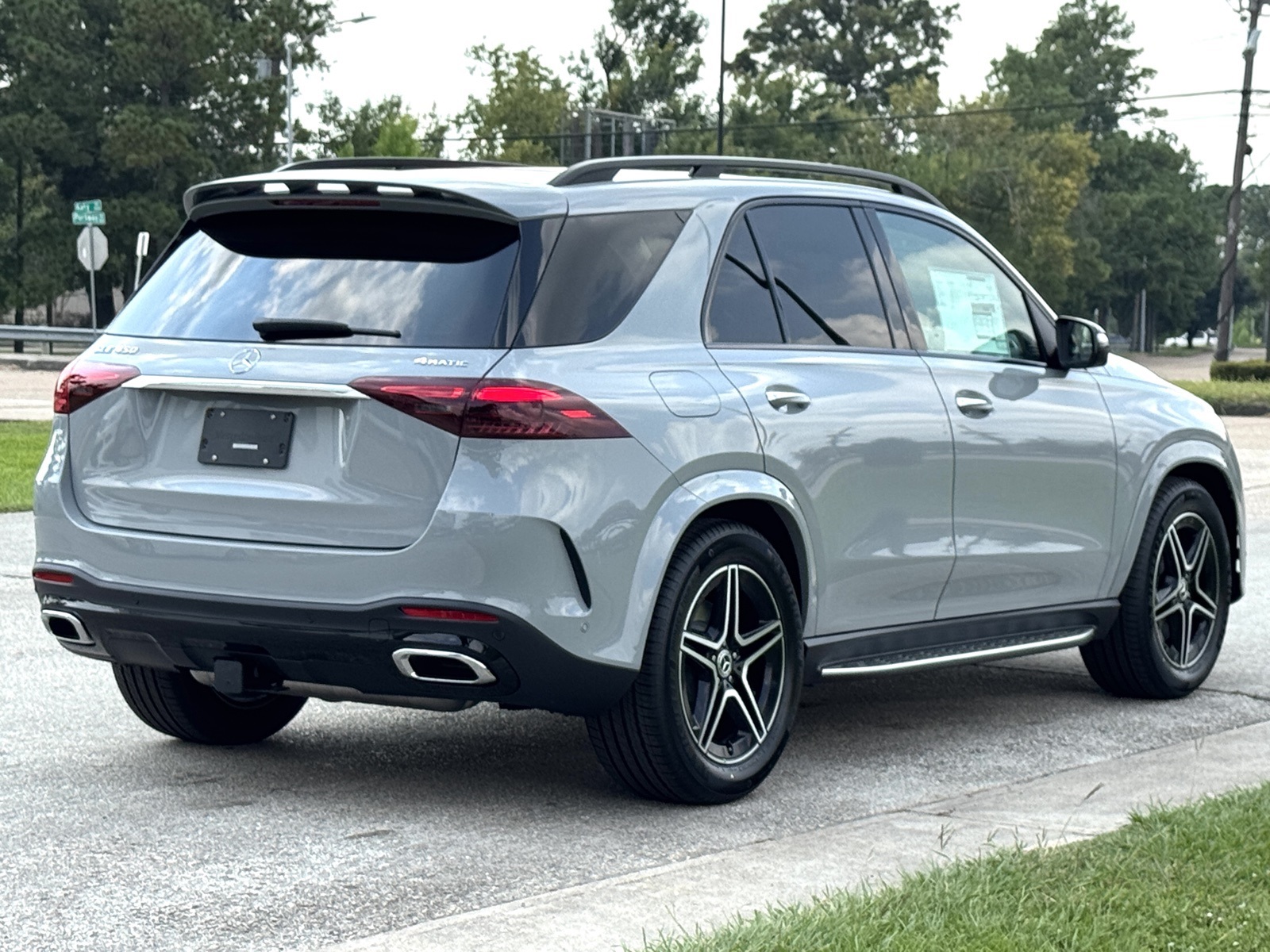2026 Mercedes Benz GLE 450 4MATIC photo 3