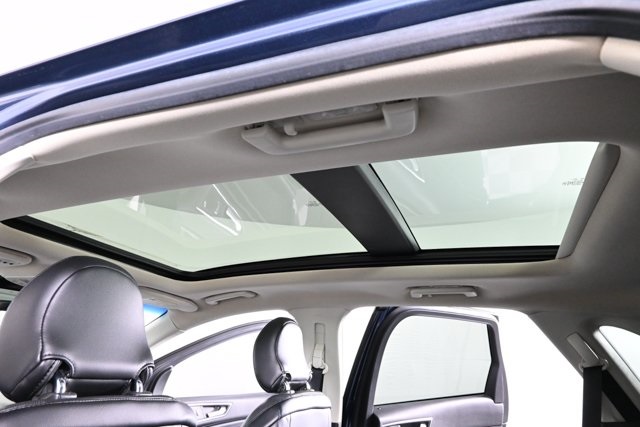 2019 Ford Edge Titanium photo 4