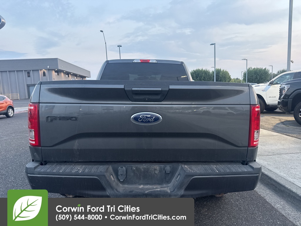 2015 Ford F-150 XLT photo 4