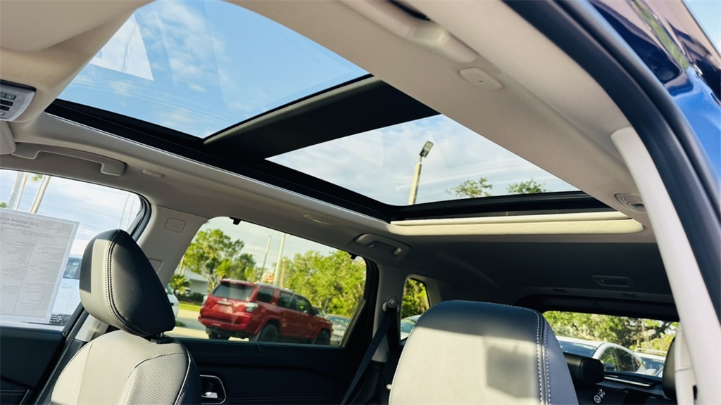 2025 Nissan Rogue Platinum photo 12