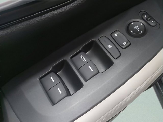 2025 Honda HR-V LX photo 15