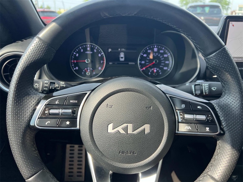 2022 Kia Forte GT-Line photo 16