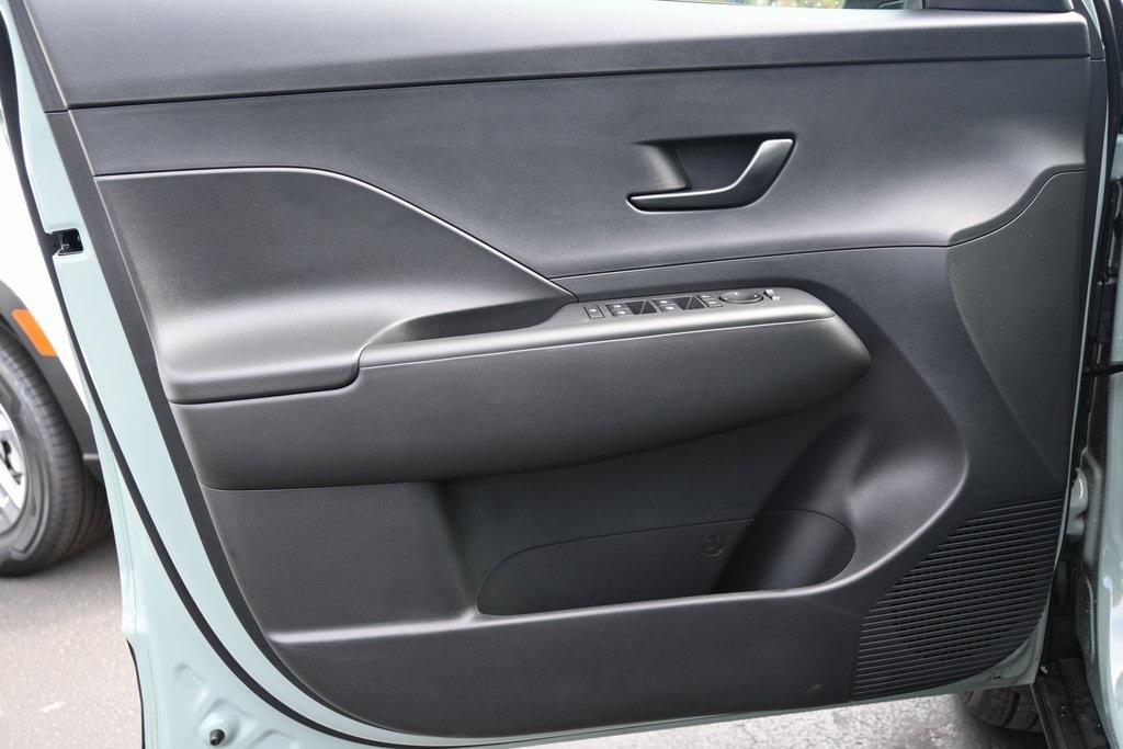 2026 Hyundai Kona SEL photo 15