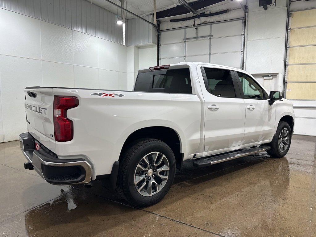2026 Chevrolet Silverado 1500 LT1 photo 2