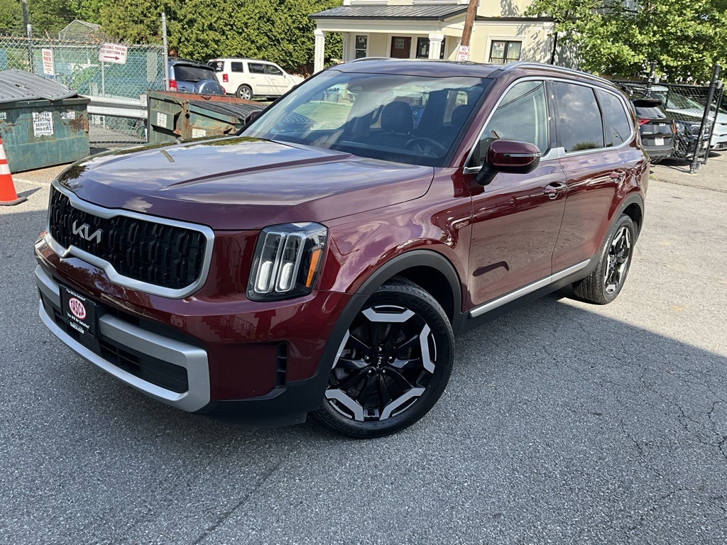 Used 2023 Red Kia EX image 1