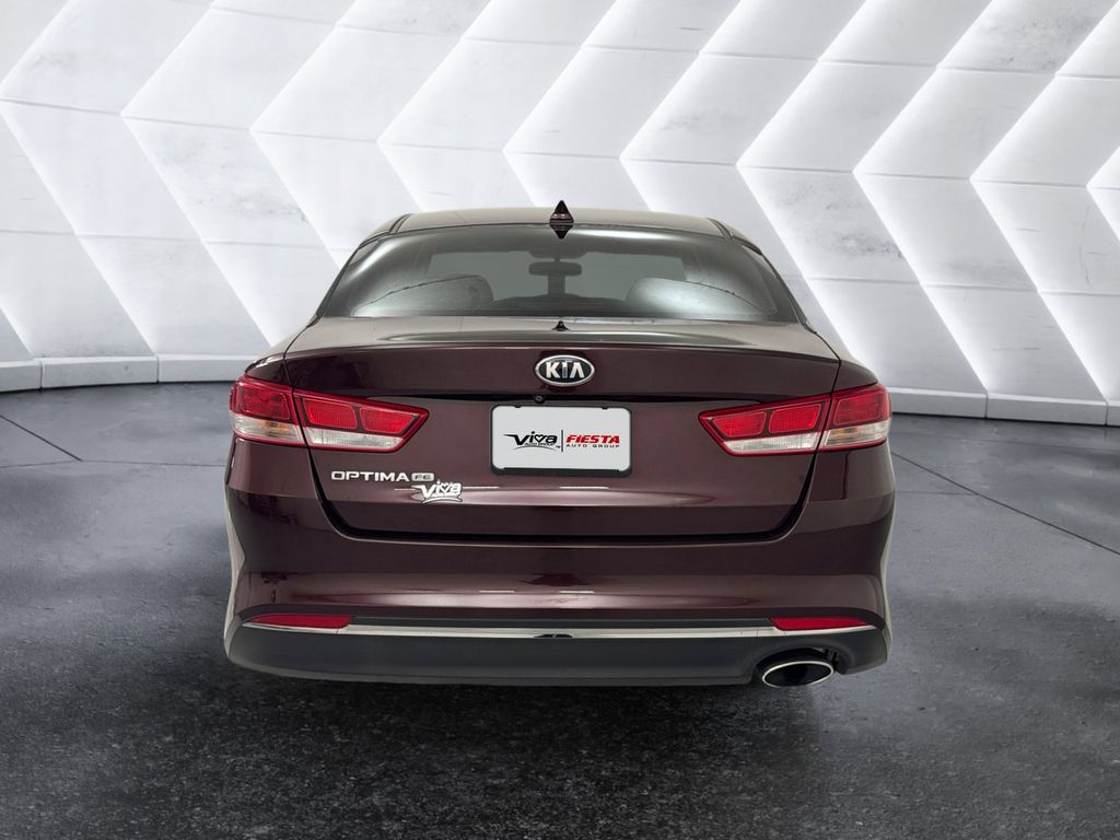 2017 Kia Optima LX photo 5