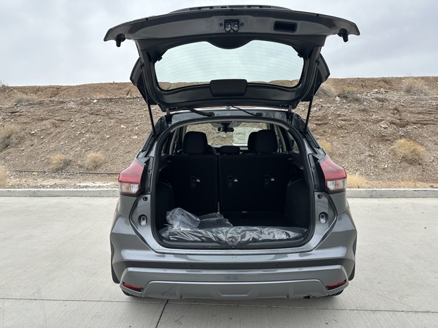 2025 Nissan Kicks Play S photo 29