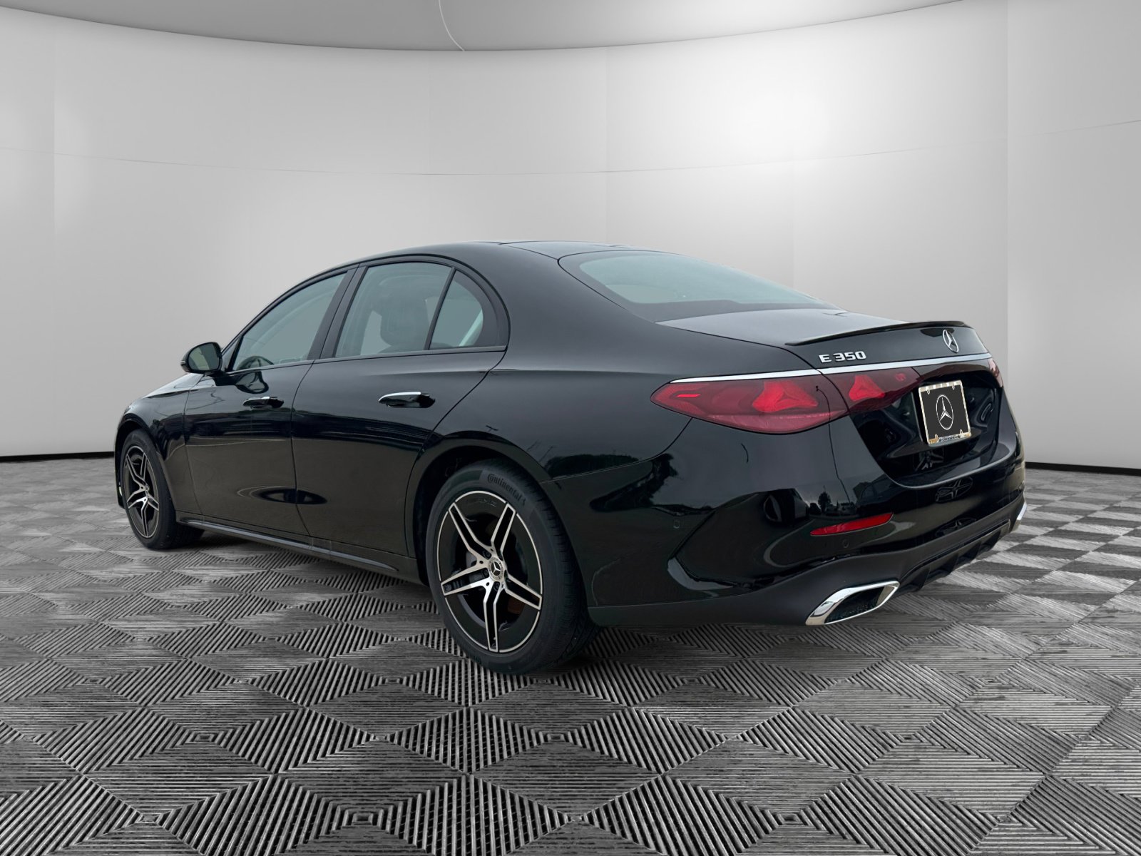 2025 Mercedes Benz E 350 4MATIC Sedan photo 3