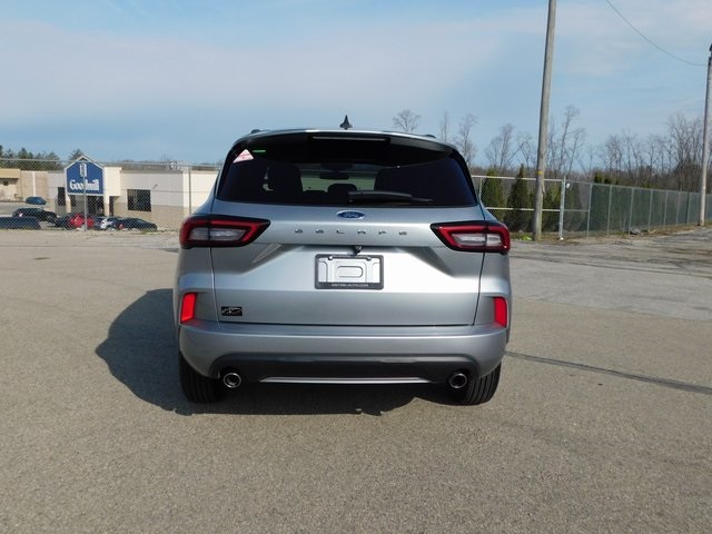 2024 Ford Escape ST-Line photo 4