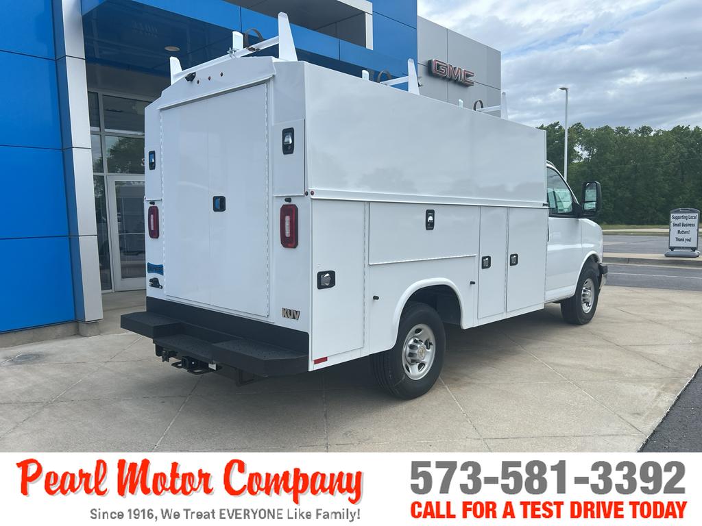 2024 Gmc Savana Cutaway 3500 photo 4