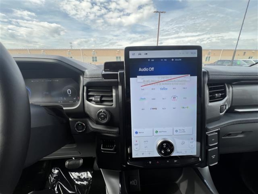 2025 Ford F-150 Lightning photo 11
