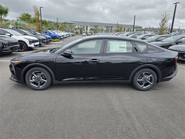 2025 Kia K4 LXS photo 3