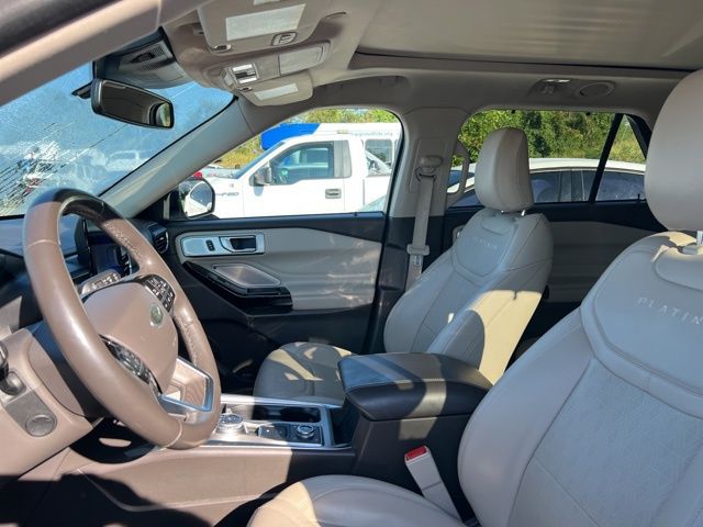 2022 Ford Explorer Platinum photo 2