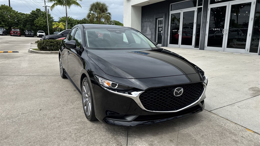 2022 Mazda Mazda3 Select photo 3
