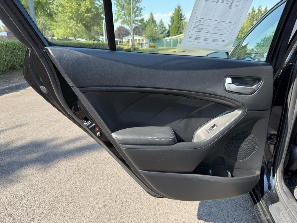 2017 Kia Forte LX photo 17