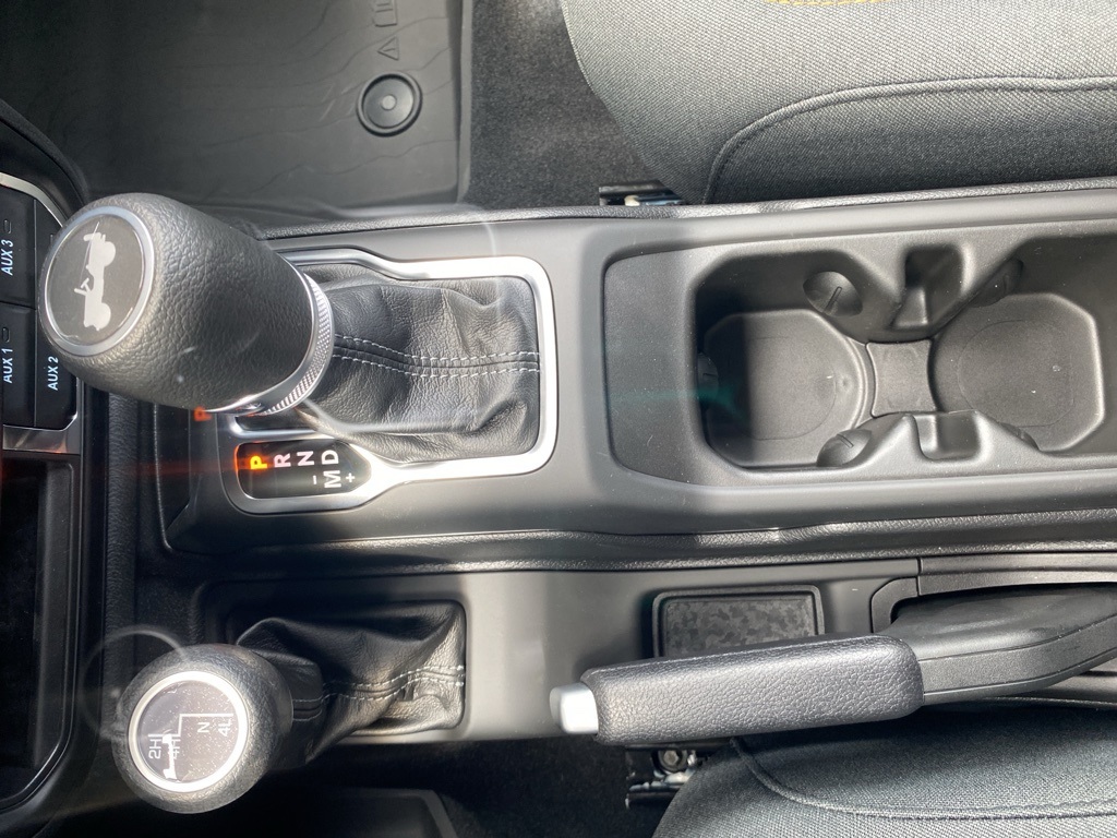 2025 Jeep Wrangler Sahara photo 21