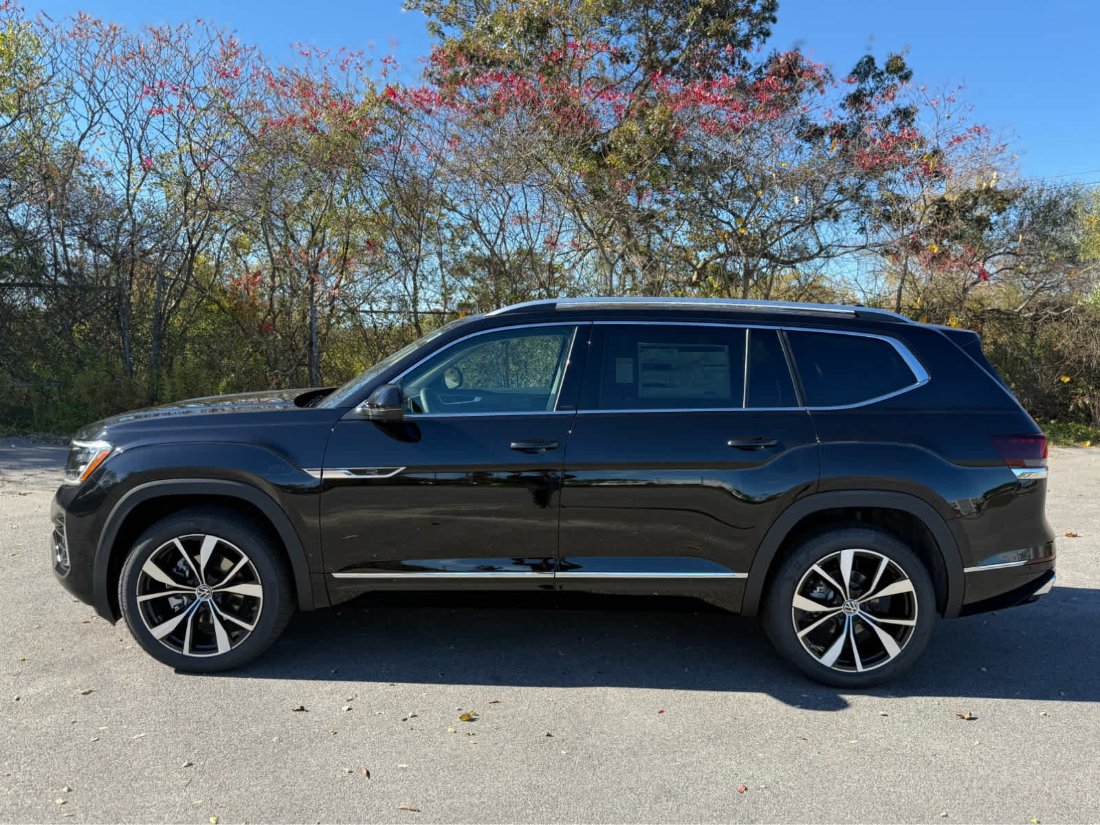 2026 Volkswagen Atlas SEL Premium R-Line photo 3