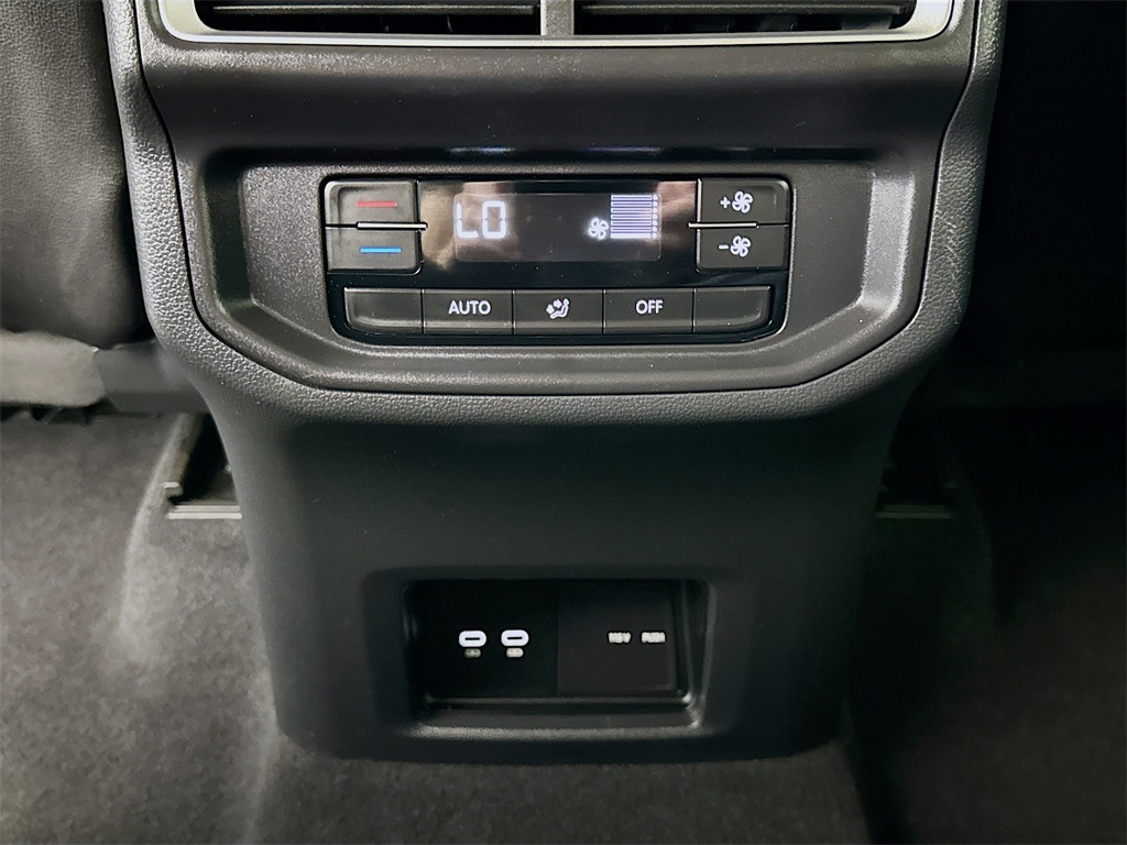 2025 Volkswagen Atlas SE Technology photo 15
