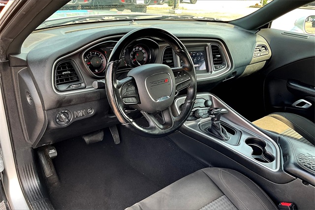 2022 Dodge Challenger SXT photo 13