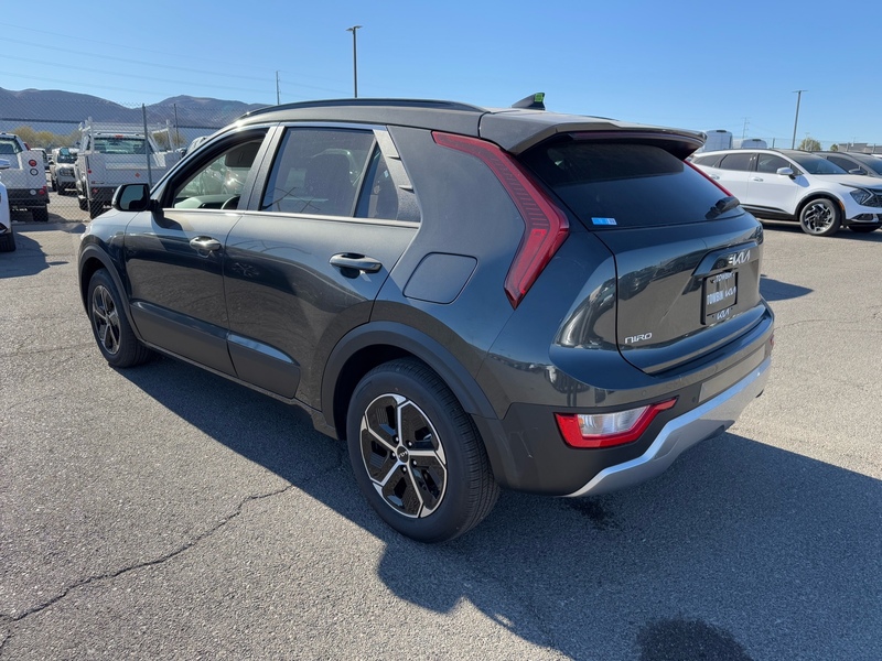 2025 Kia Niro EX photo 2