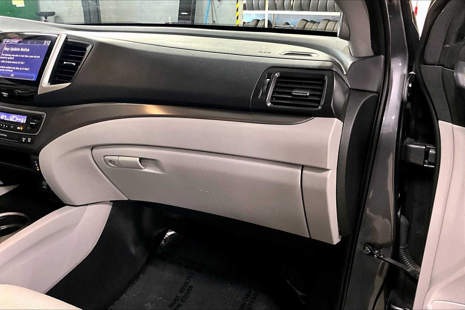 2019 Honda Ridgeline RTL-T photo 18