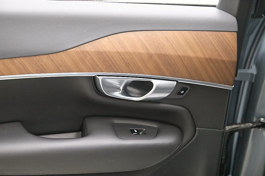 2023 VOLVO XC90 - Image 19