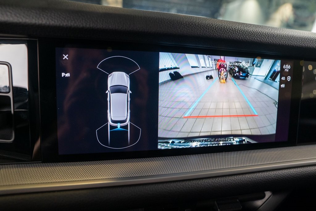 2024 Porsche Cayenne photo 25