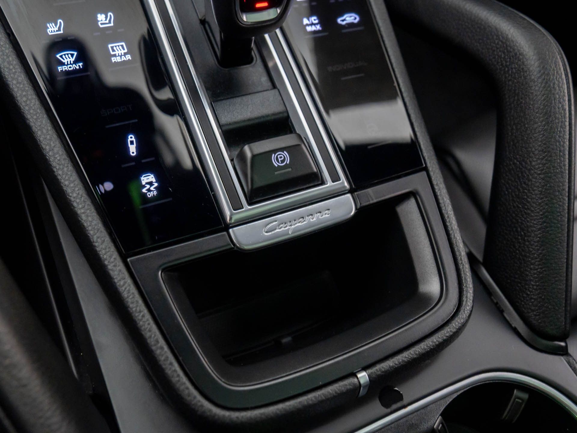 2021 Porsche Cayenne Coupe photo 18