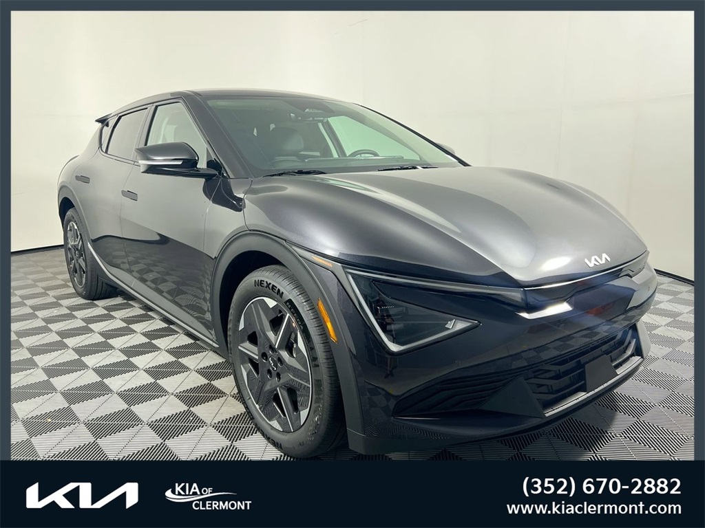 2025 Kia EV6 Light L/R's photo