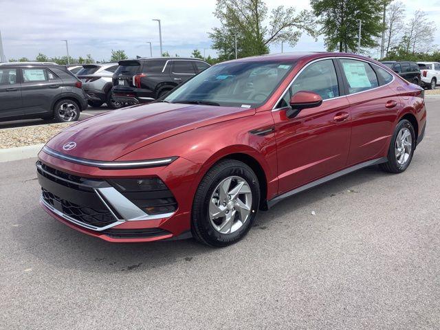 2025 Hyundai Sonata SE's photo