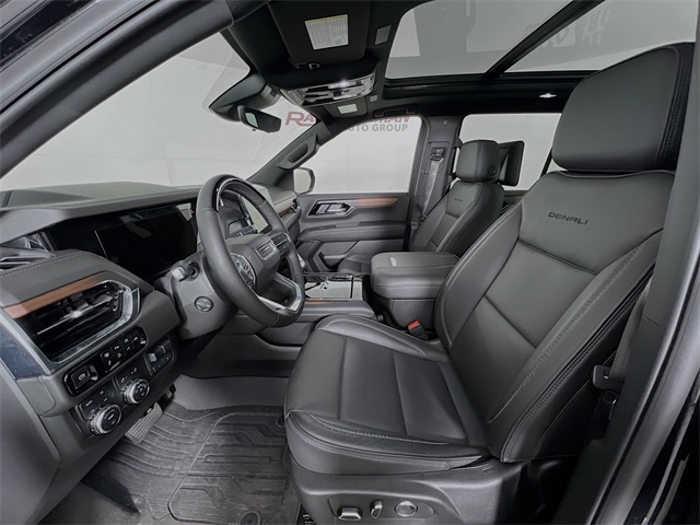 Image of Pre-Owned 2025 GMC Yukon with Navigation & 4WD