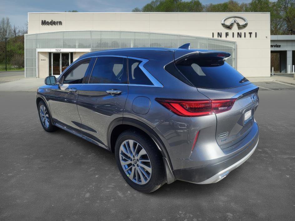 2025 Infiniti QX50 Luxe AWD photo 3