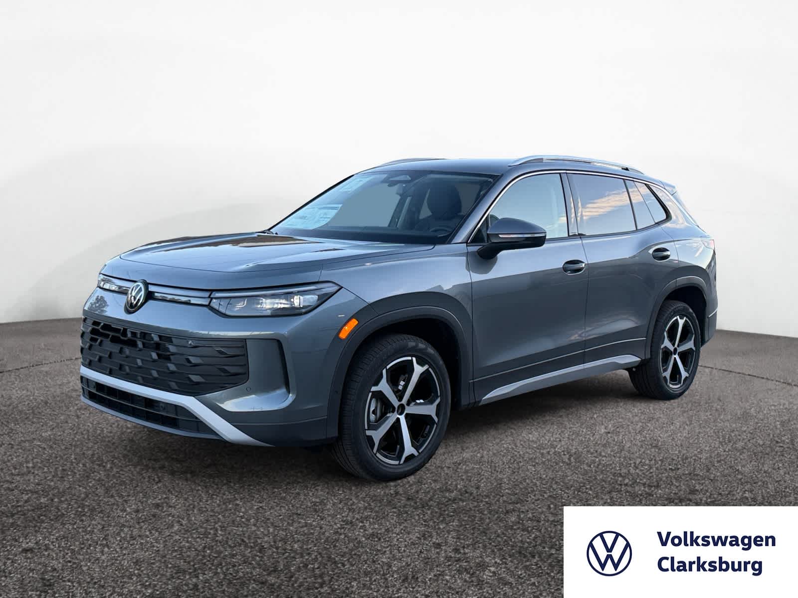 2026 Volkswagen Tiguan SE's photo