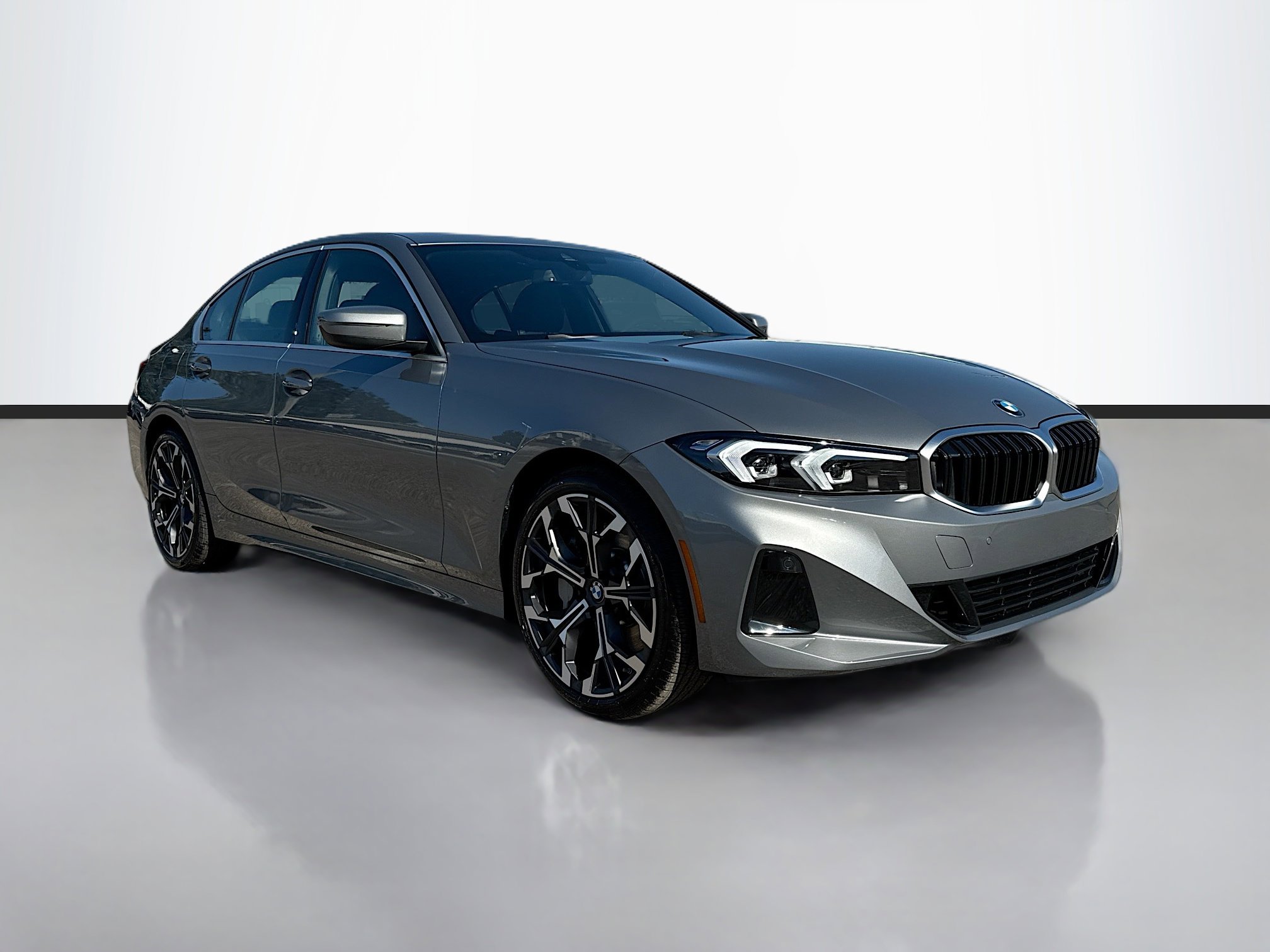2026 BMW 3 Series 330i's photo