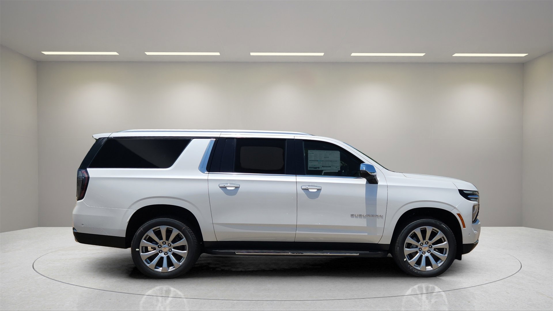 2025 Chevrolet Suburban Premier photo 2