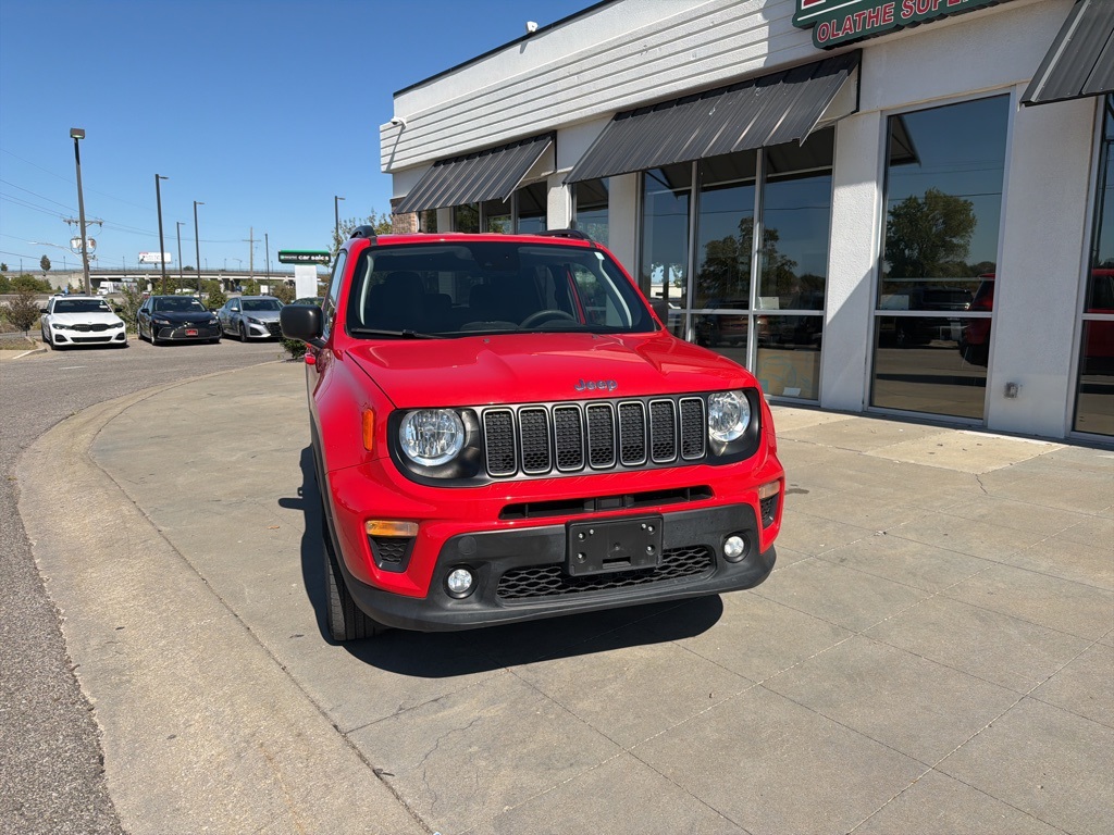 2022 Jeep Renegade Latitude photo 2