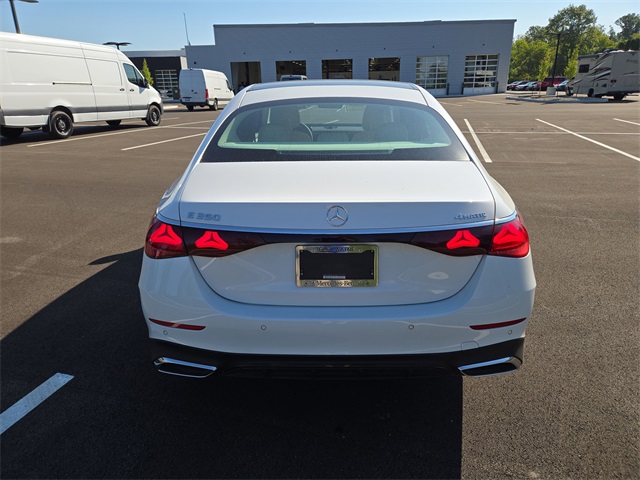 2024 Mercedes Benz E 350 4MATIC photo 3