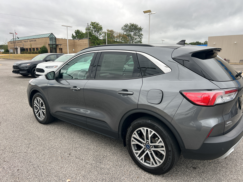 2021 Ford Escape SEL photo 2