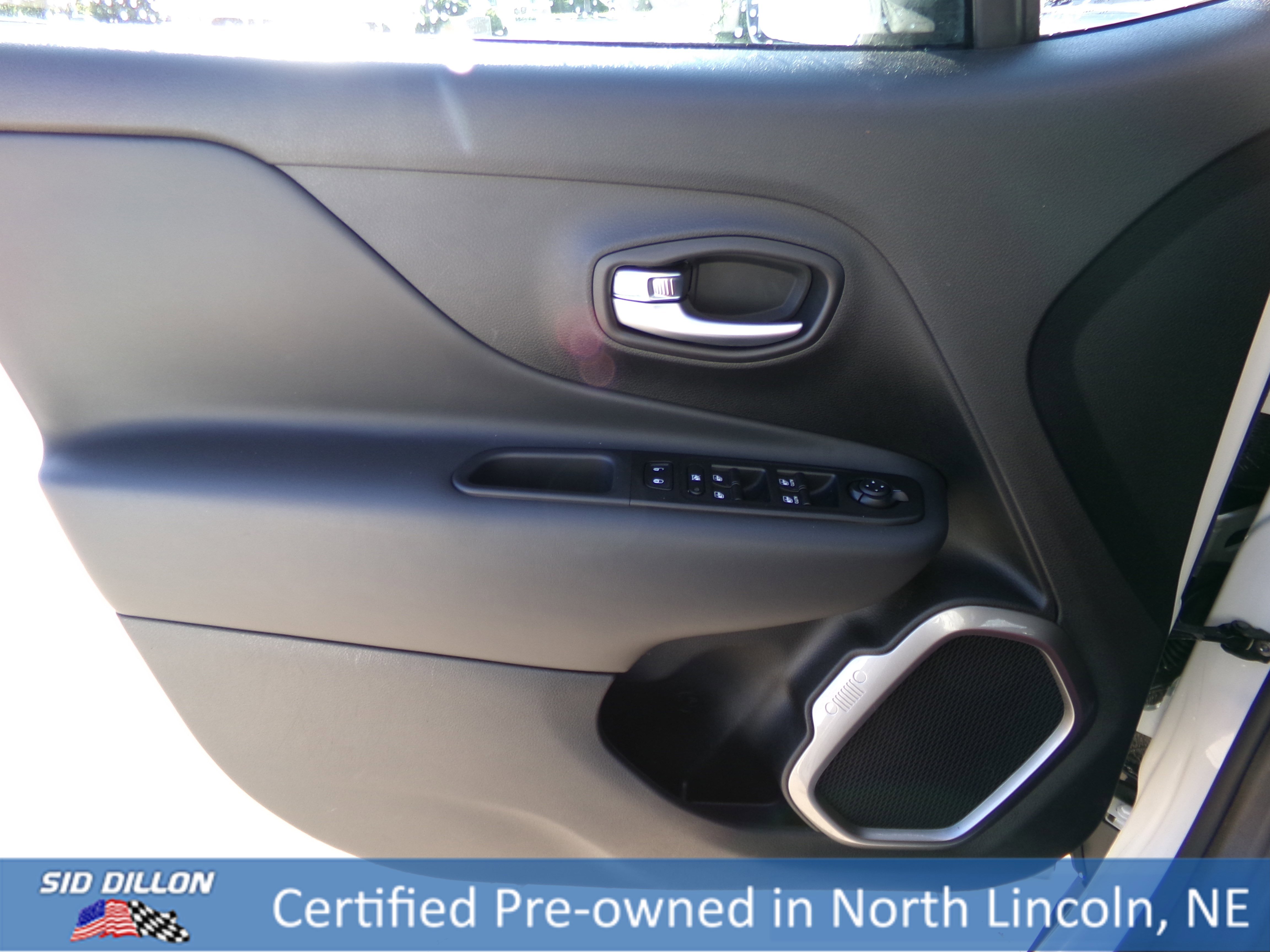 2022 Jeep Renegade Latitude photo 11