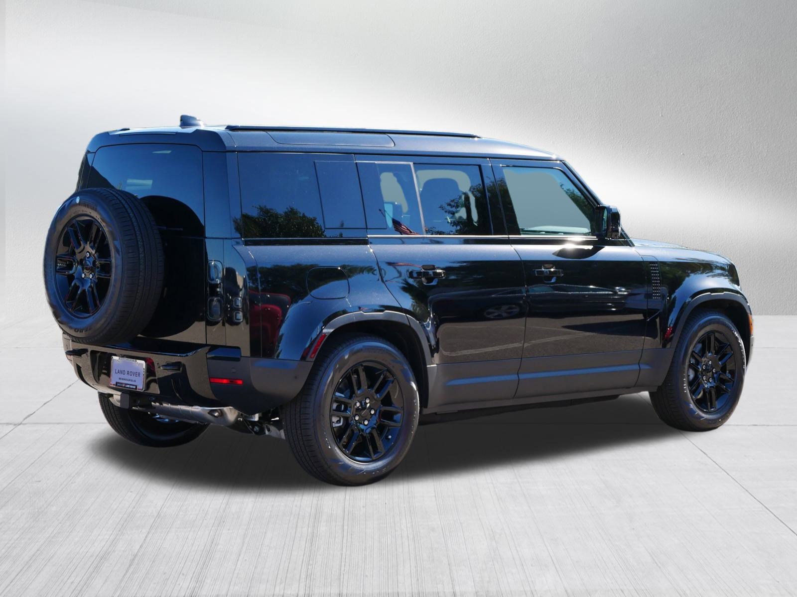 2026 Land Rover Defender 110 S photo 2