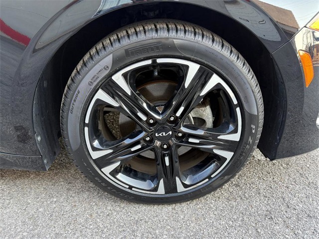 2023 Kia K5 GT-Line photo 9