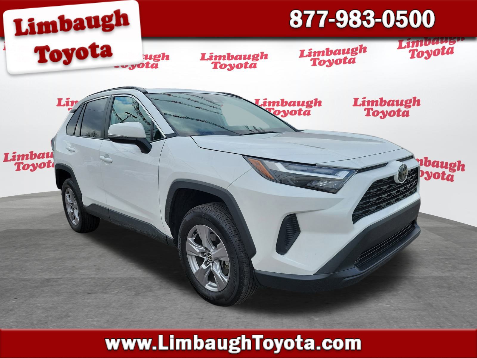 2024 Toyota RAV4 XLE's photo