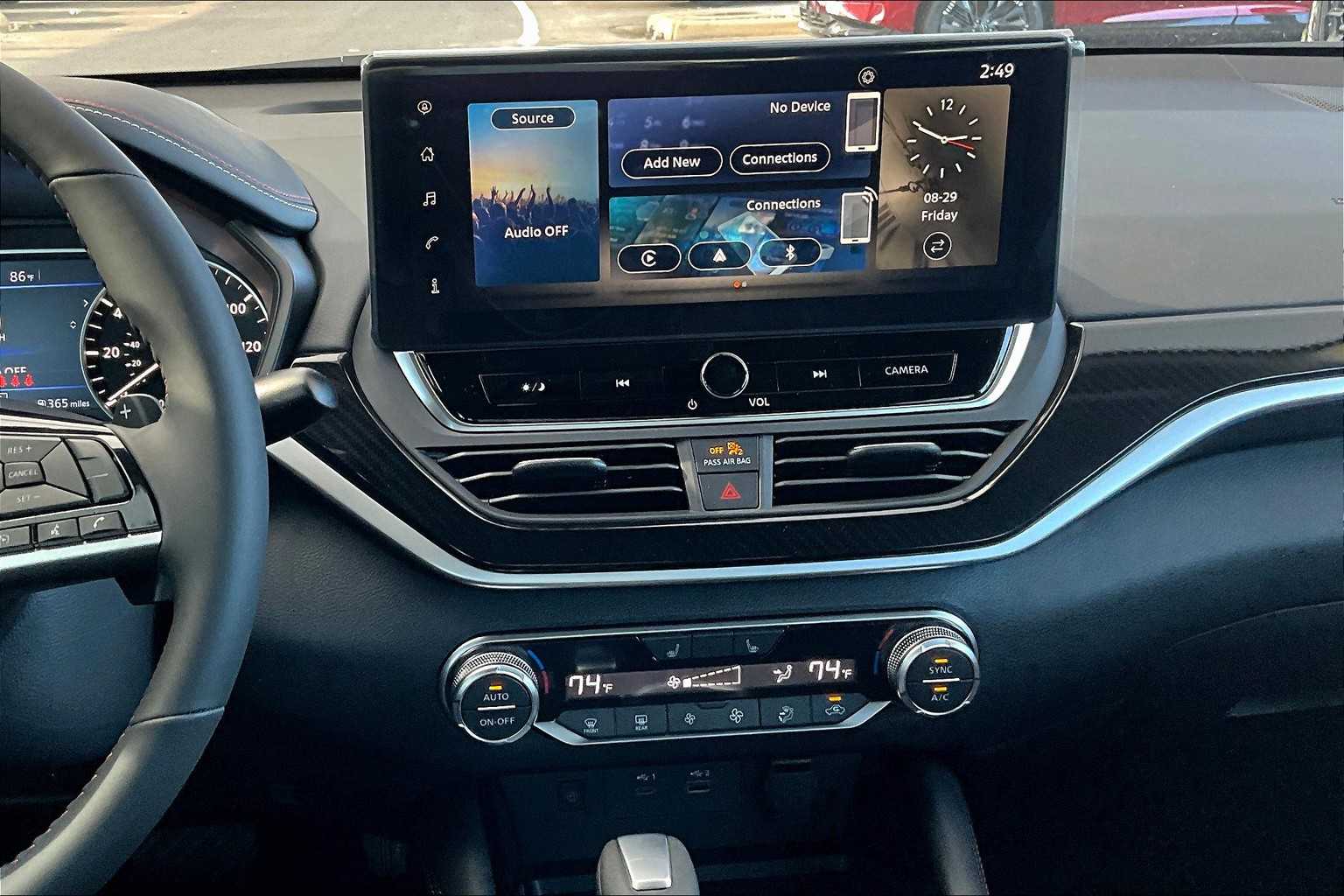 2025 Nissan Altima SR photo 6