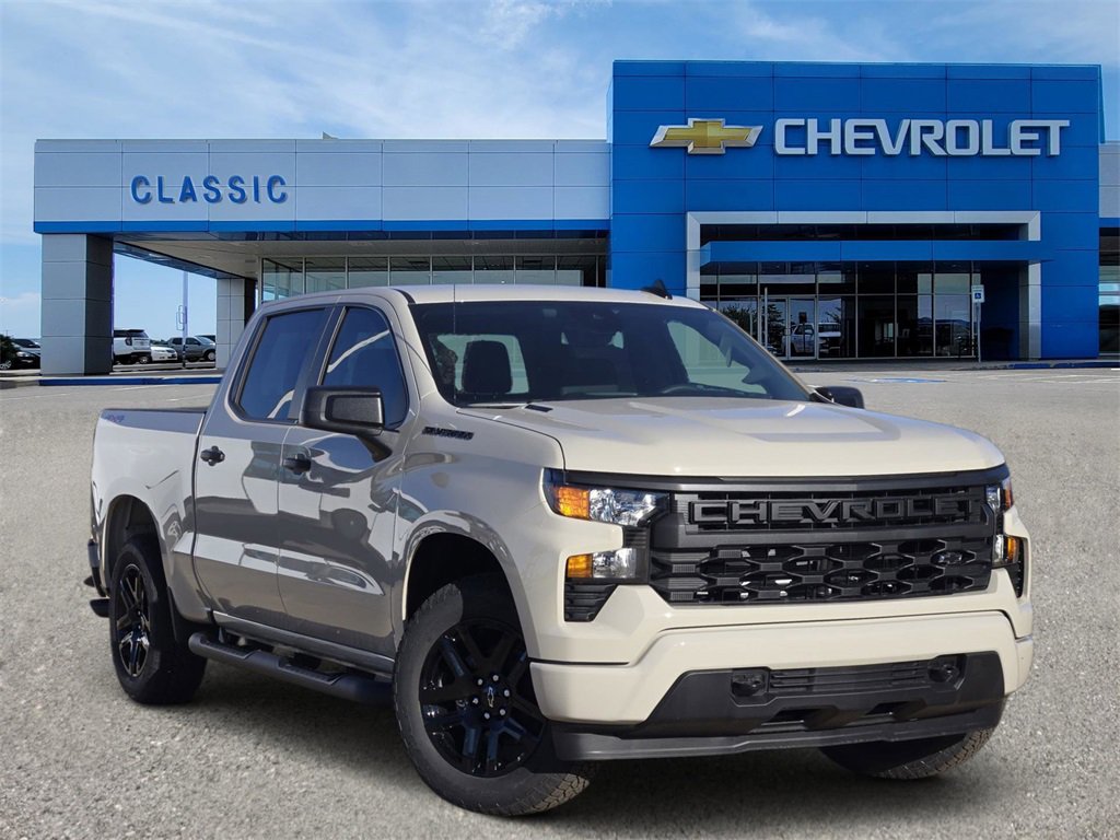 2026 Chevrolet Silverado Base's photo