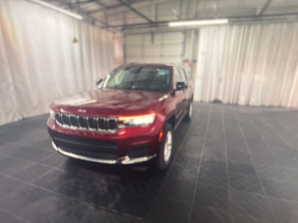 2023 Jeep Grand Cherokee Limited photo 2