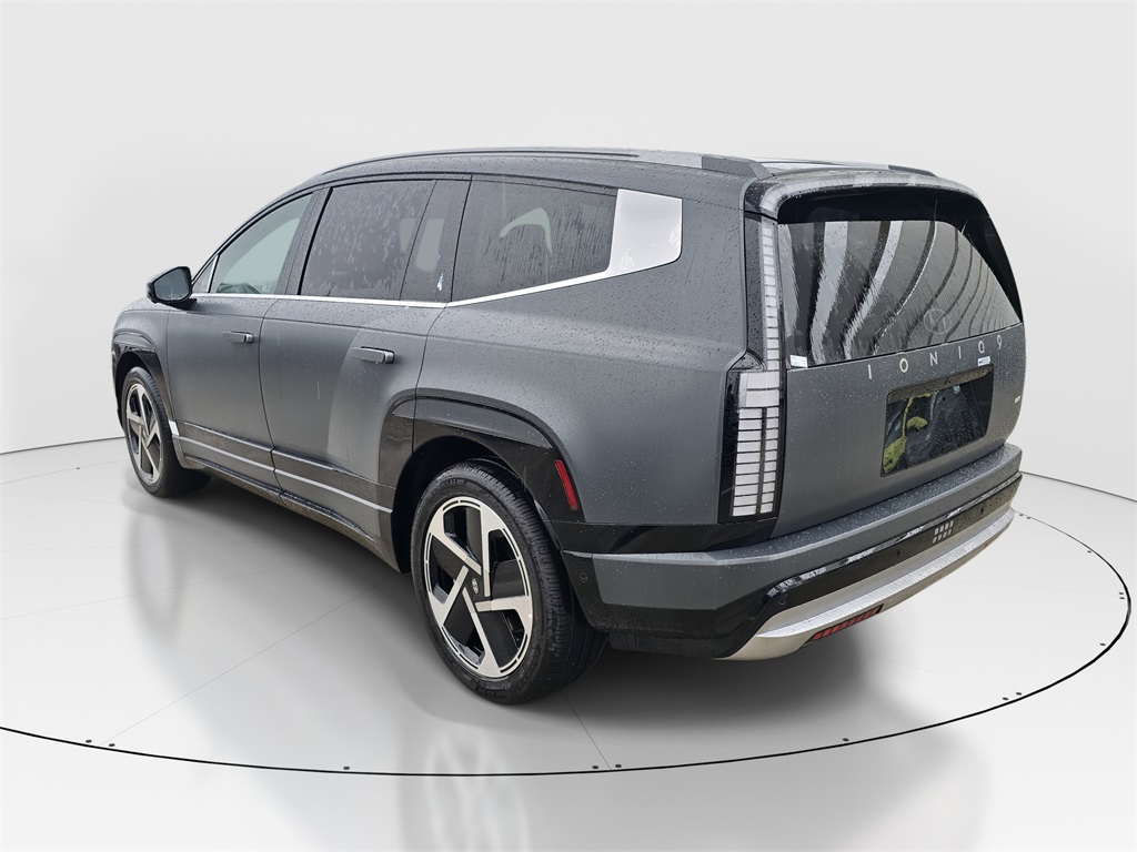 2026 Hyundai Ioniq Limited photo 4