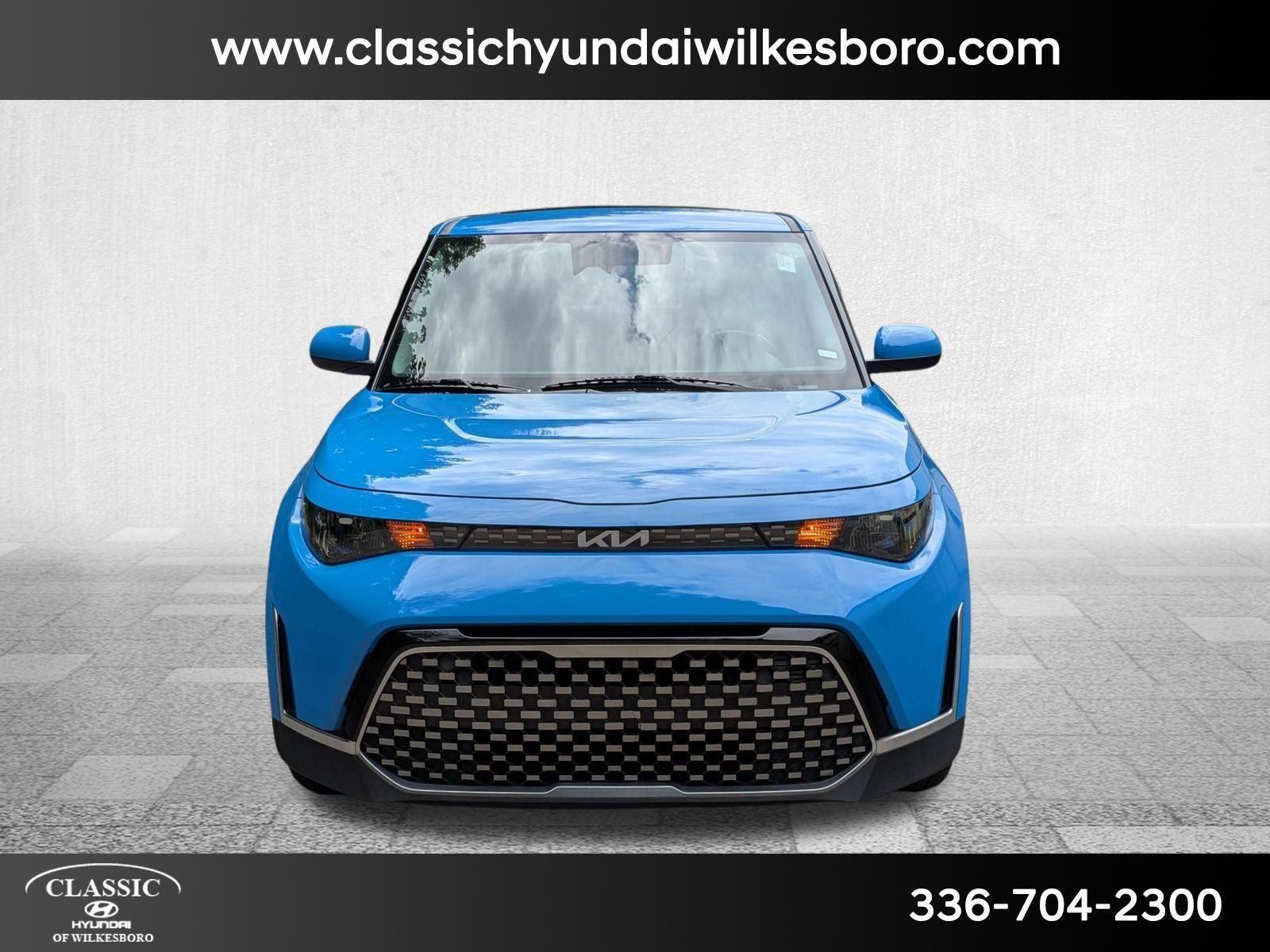 2024 Kia Soul EX photo 2