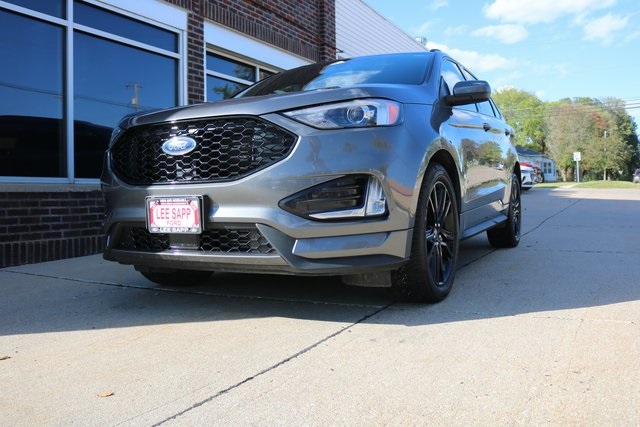 2022 Ford Edge ST photo 4