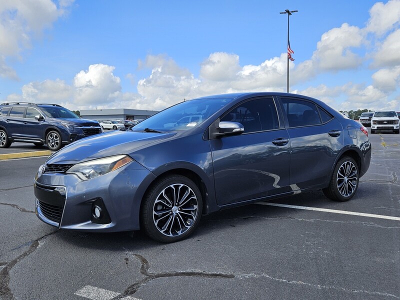 2016 Toyota Corolla S photo 3